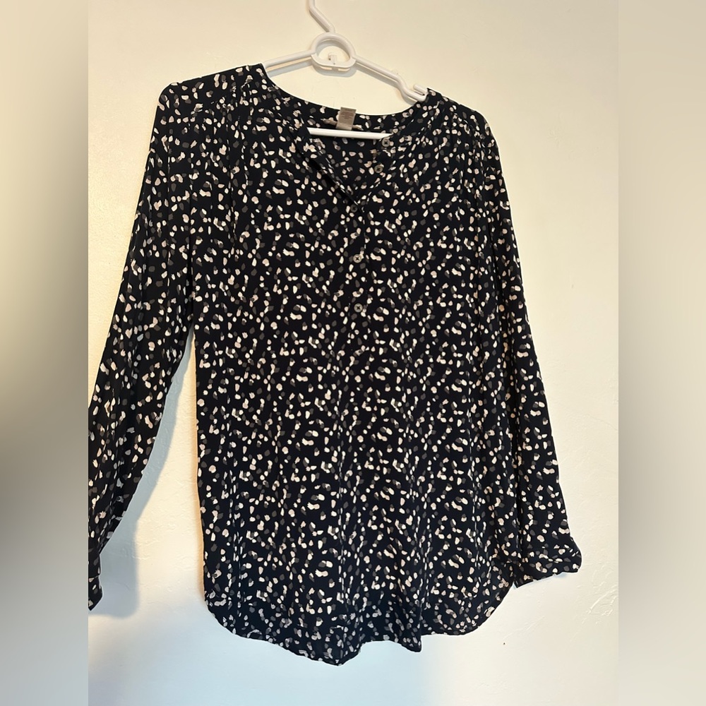 Loft long sleeve blouse navy with white and gray pattern